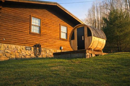 Mount Nebo House | Ascension Cabin - sauna, hot tub, fire pit