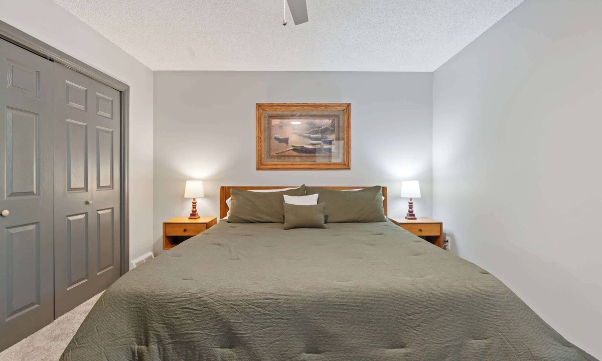 Skyland House | Asheville Haven: Serene 4BR Retreat with Hot Tub