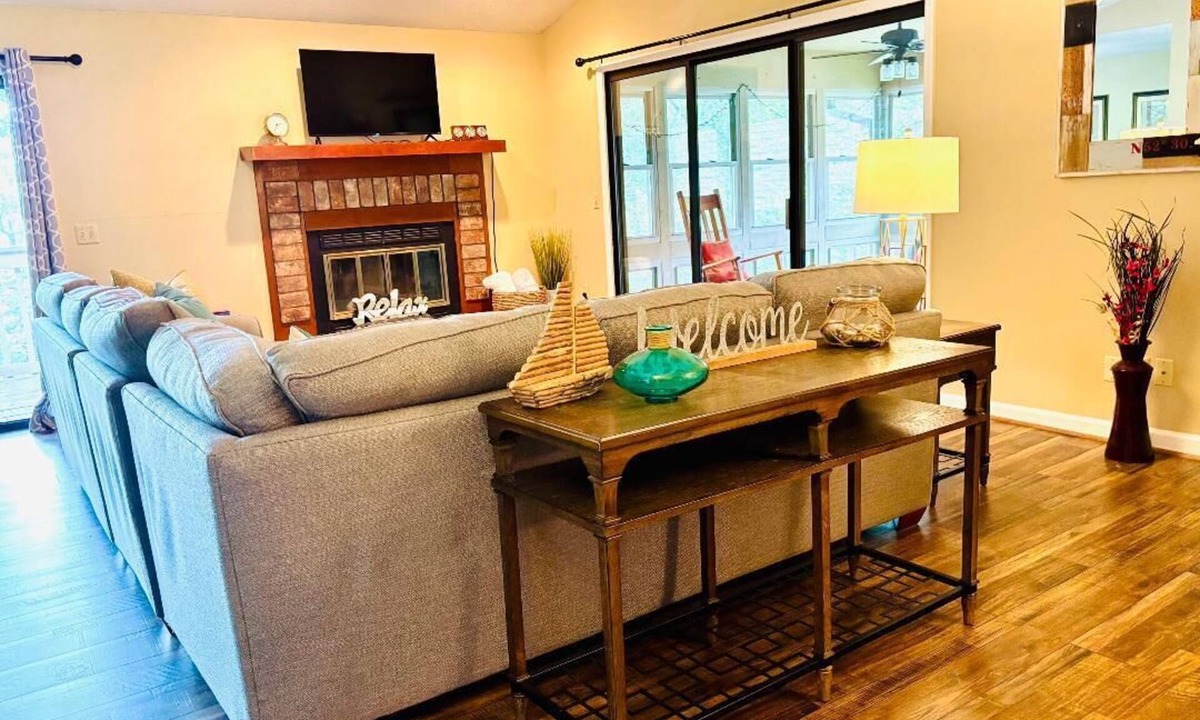 Salem Condo | Availability for Fall! Lakeview 2 BR 2.5 Bath Condo Keowee Key