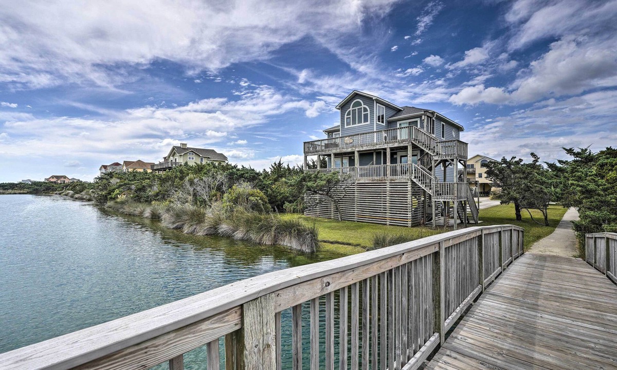 Avon Cottage | Avon Home on the Channel w/Deck & Views!