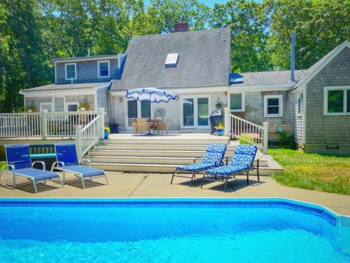 West Barnstable House | Barnstable Breeze with Seasonal Pool and Hotub