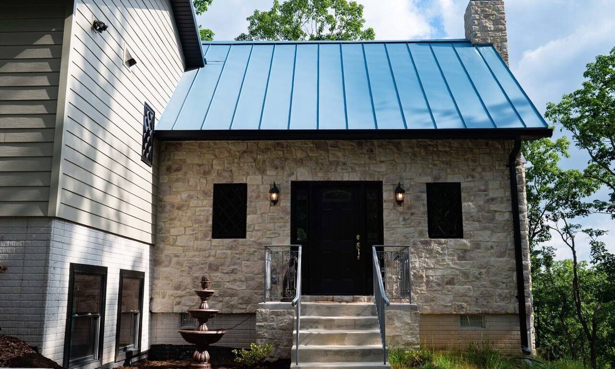 Delray House | Baskerville Private House on 5 Acres inspired by Sherlock Holmes