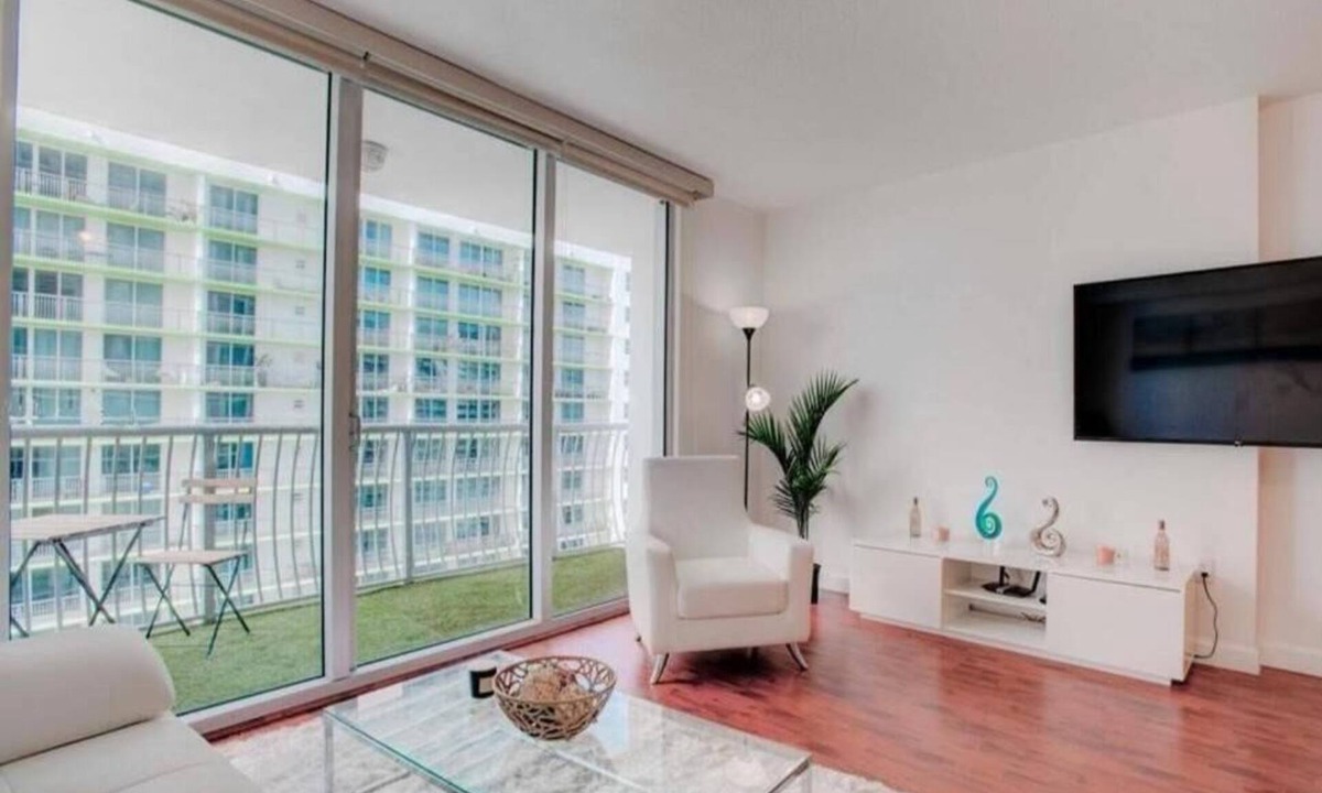 Surfside Condo | Bayview modern studio longer term available