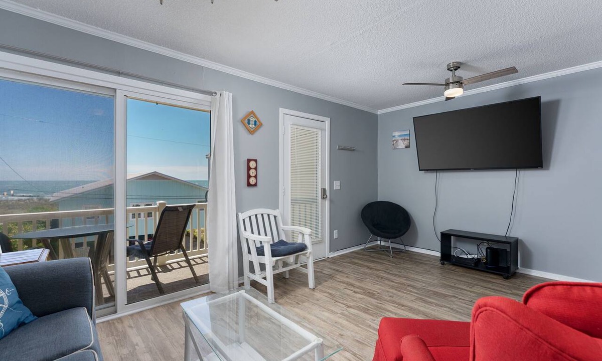 Wilmington Beach Apartment | "Beach Baybee!" PF Fun in the SUN!