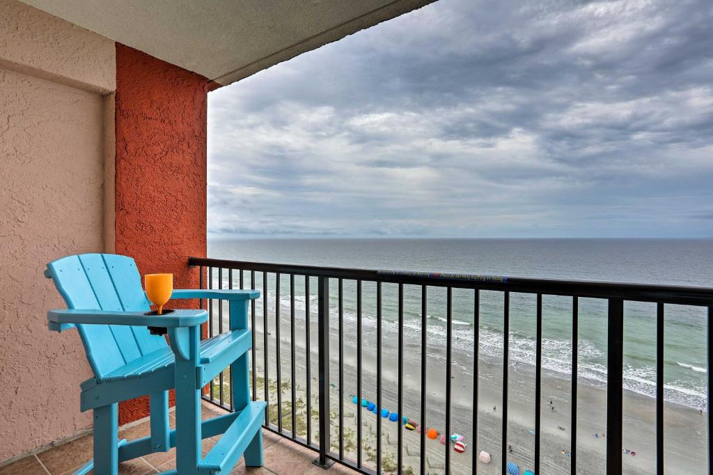 Myrtle Beach Apartment | Beachfront Myrtle Beach Condo with Resort Access!