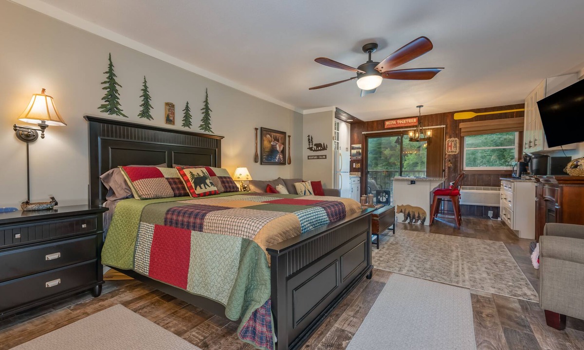 Lake Lure Condo | "Beary Relaxing Suite" Access to Rumbling Bald Amenities! ☆HUGE winter dscnt!☆
