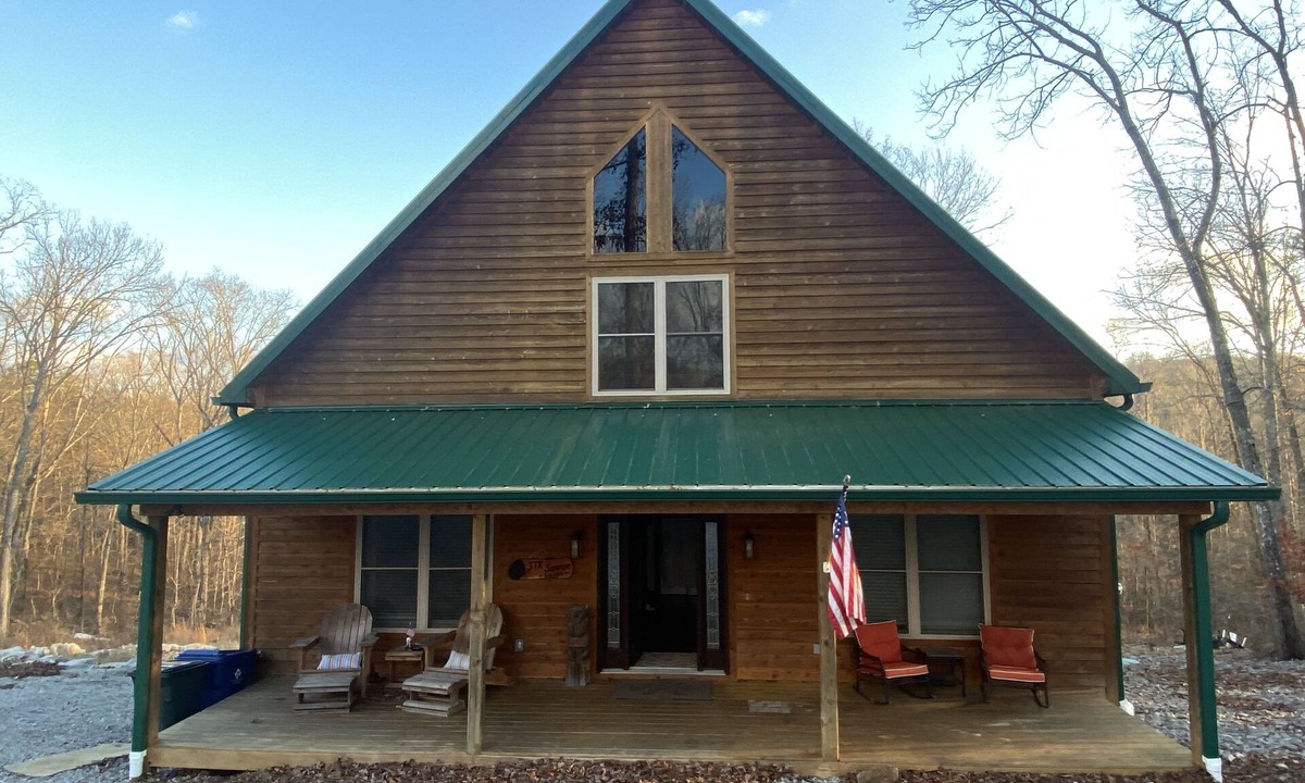 Bronston House | Beautiful house in tranquil setting by the banks of Lake Cumberland