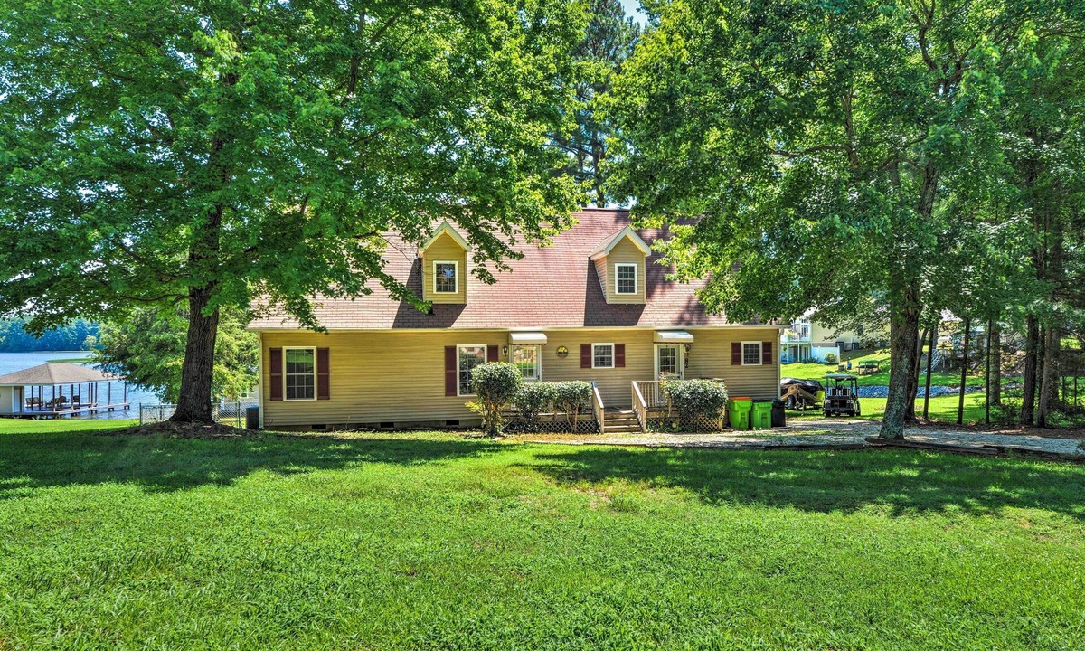 Myrick Estates House | Beautiful Lakefront Retreat w/Dock & Grill!