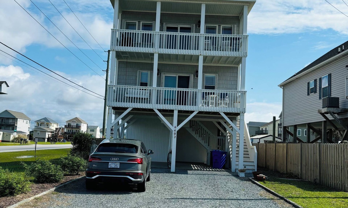 North Topsail Beach House | Beautiful Ocean/Sound View linen included