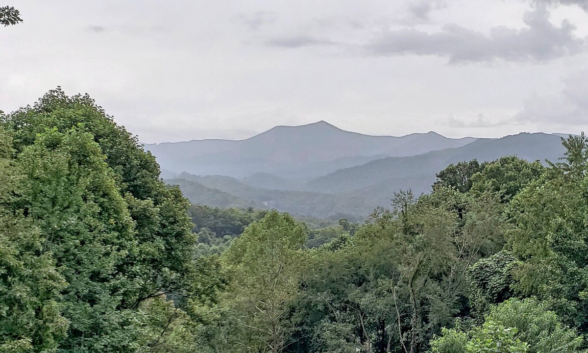 Sylva House | Beautiful Smoky Mountain Home 2/2 BB Incredible View!