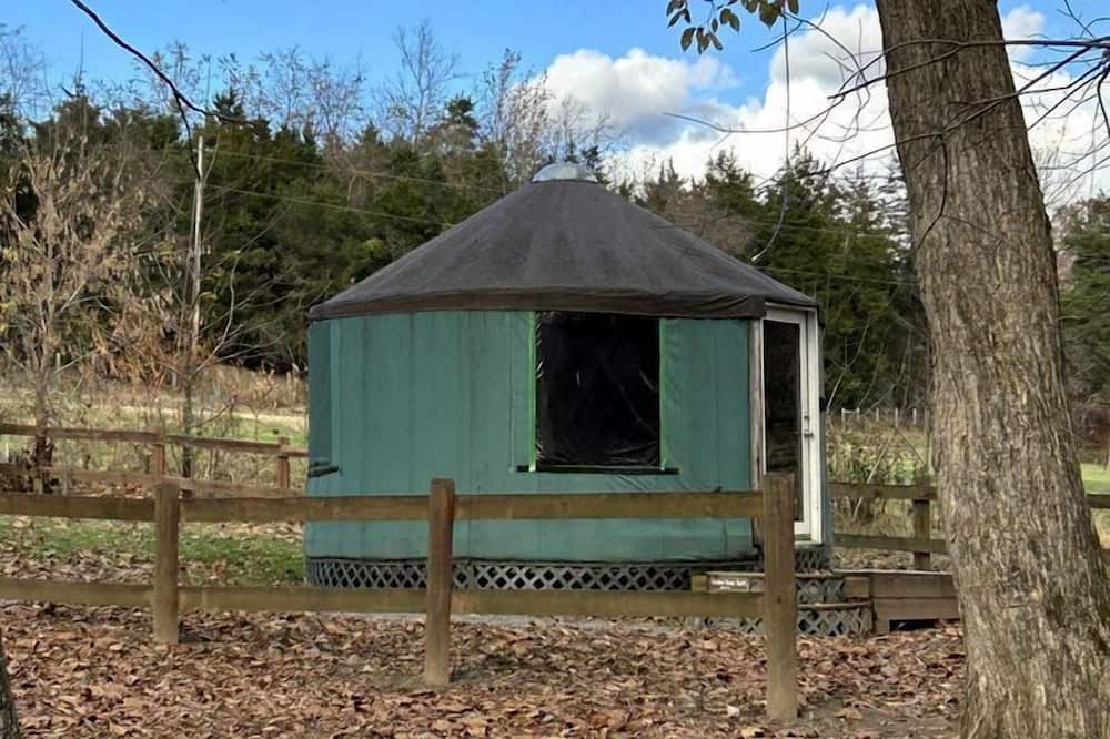 Luray RV Rental | Beautiful Waterfront Yurt for Rent near Washington DC, Virginia