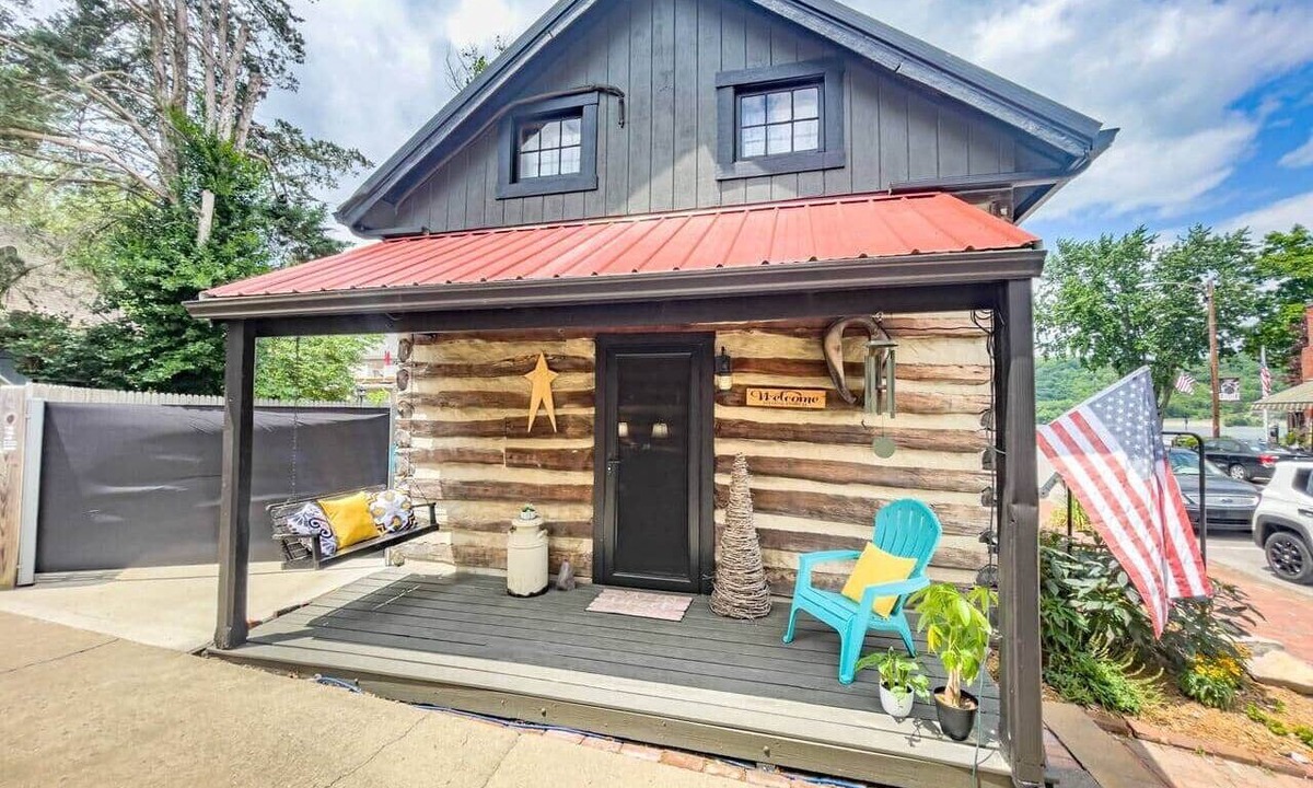 Augusta Cabin | Bertha's Cabin: Rustic Ohio River Retreat