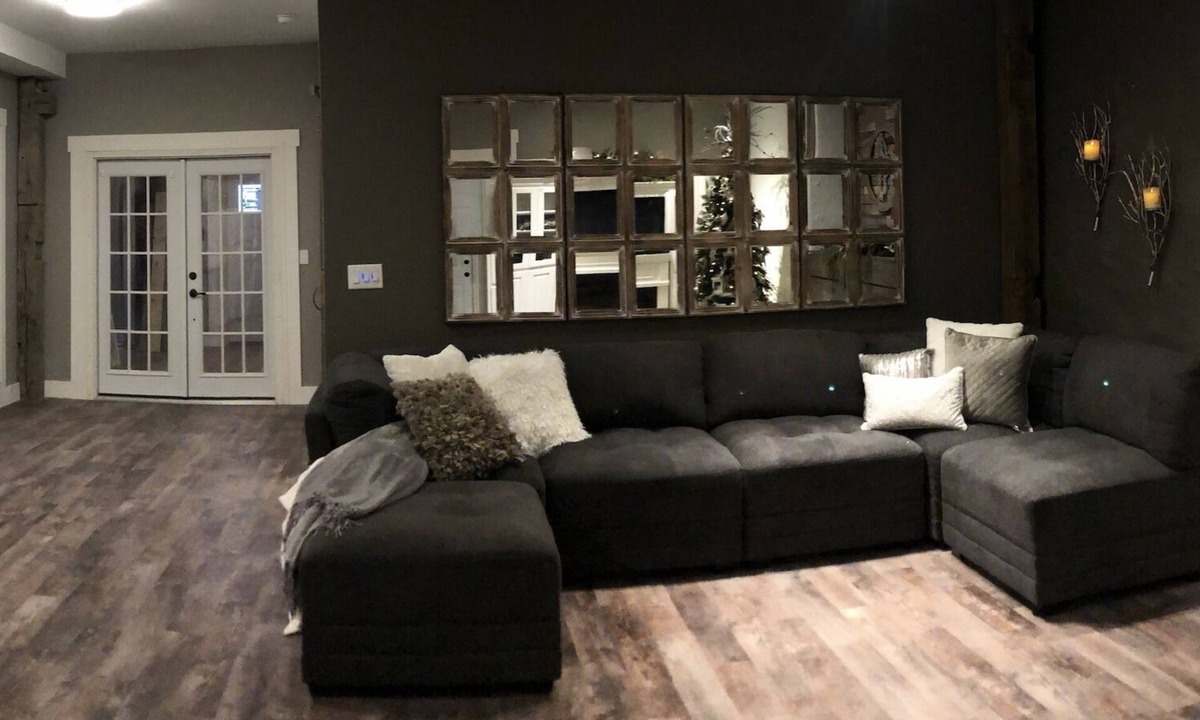 Madison Apartment | Best downtown location! Stablemasters Quarters is awarded winning! Come see why…
