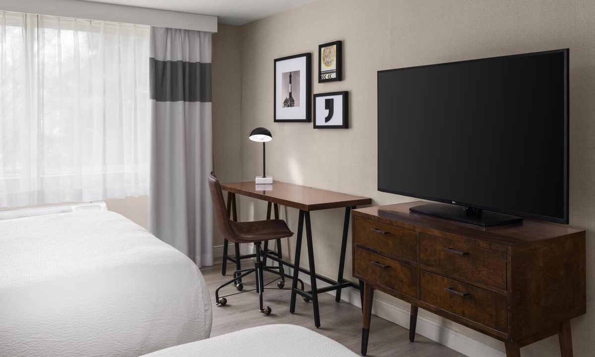Plainview Hotel | Best Western Premier Plainview-Long Island Hotel