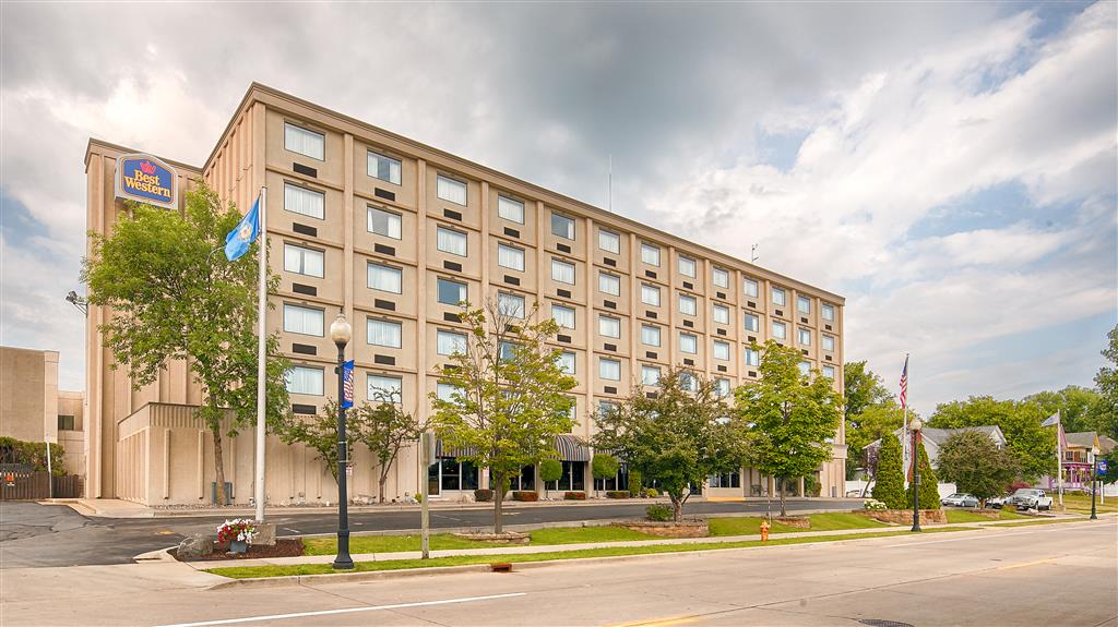 Marinette Hotel | Best Western Riverfront Inn