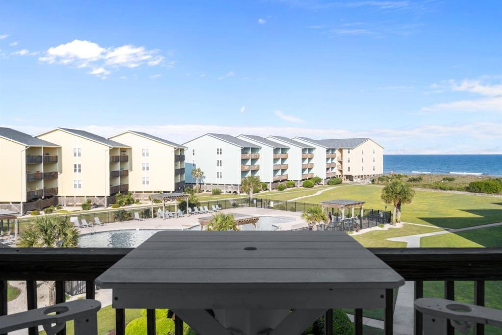 Surf City Apartment | Birds Nest Ocean View Condo w Balcony