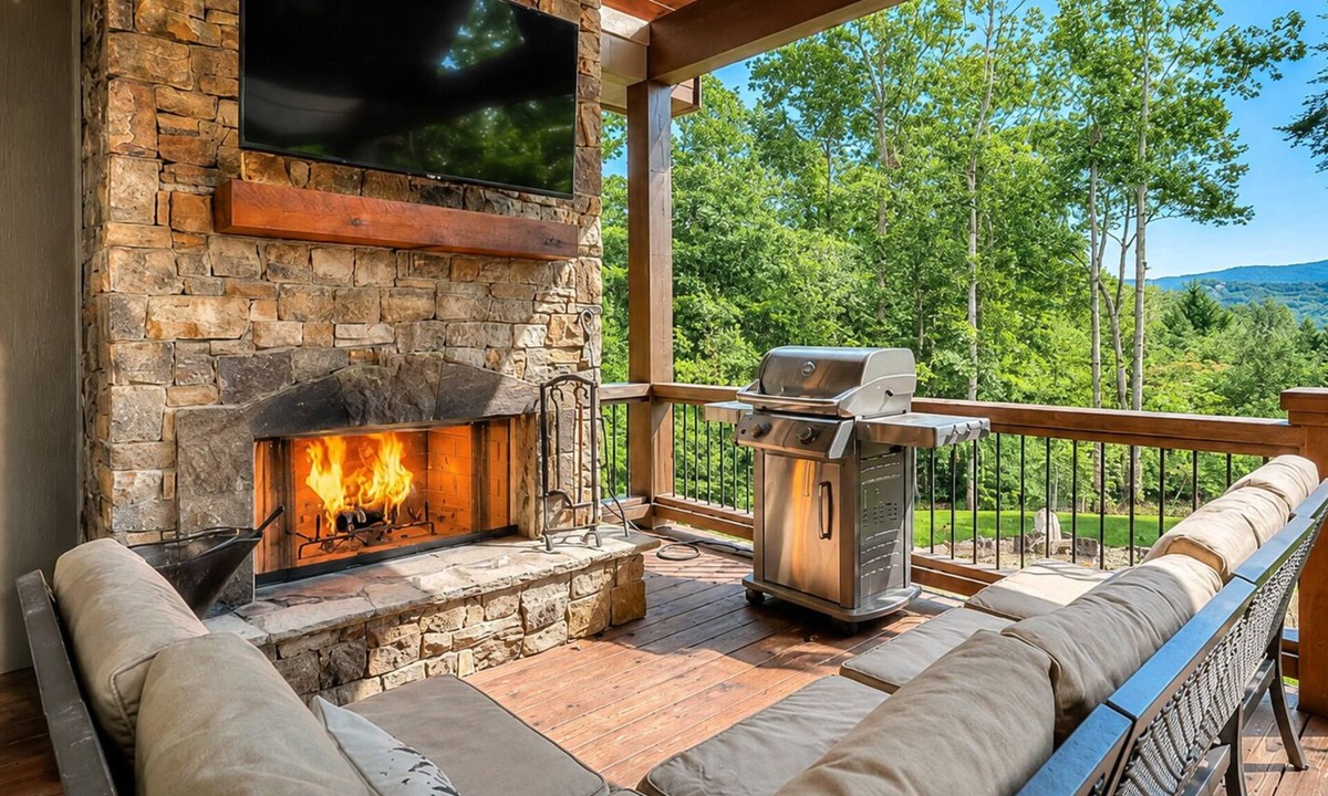 Foxfire Estates Cabin | Black Bear Falls - Big Views Just Minutes from Town