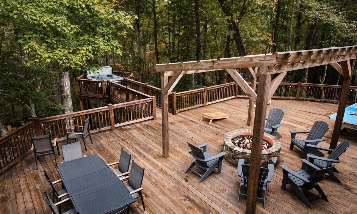 Mineral Bluff Cabin | Blue Ridge Cabin w Hot tub, Firepit, Game Rm; Pets ok, 7Acres