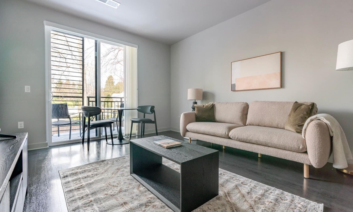 Chevy Chase Apartment | Blueground | Chevy Chase, rooftop, nr Rock Creek Park