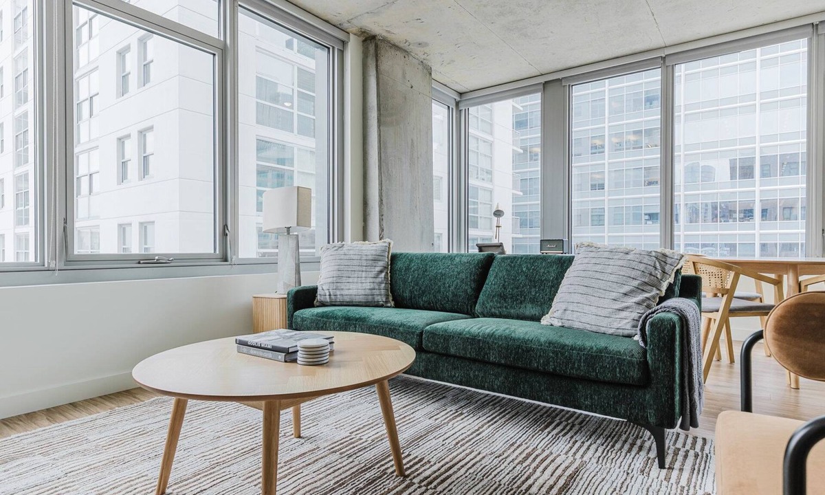 West Loop Gate Apartment | Blueground | West Loop, rooftop pool & gym