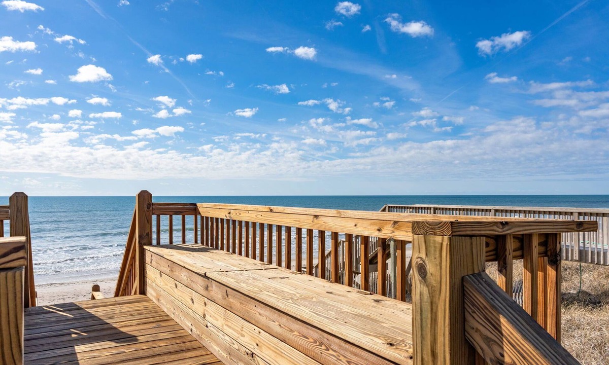North Topsail Beach House | Boomerang: Oceanfront Log Cabin in N. Topsail