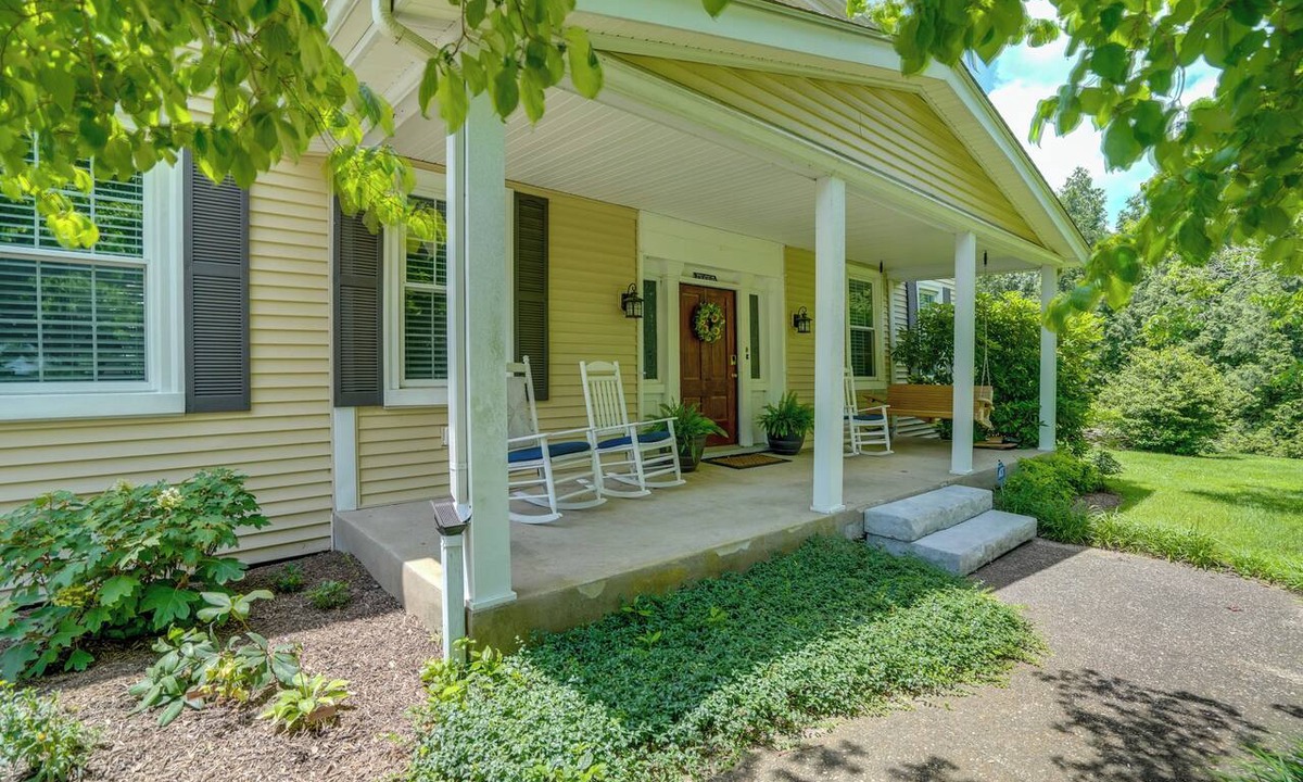 Taylorsville House | Bourbon Country Escape! Spacious Home w/Fire Pit