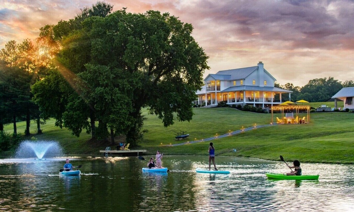 Keene House | 💙 BOURBON TRAIL on LAKE, HEATED POOL, GAME RM, PICKLEBALL, THEATRE, GOLF SIMULATOR!