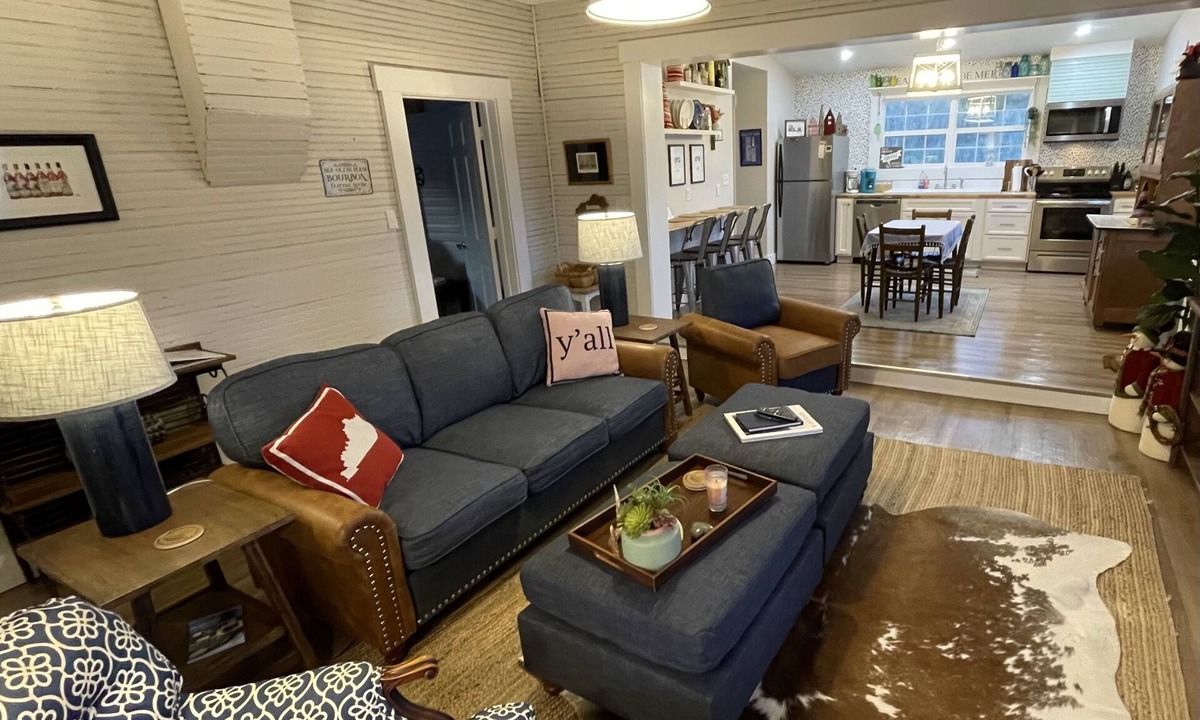 Chaplin House | Bourbon Trail & Relaxing rural spot. Restored Farmhouse on 22 private acres.