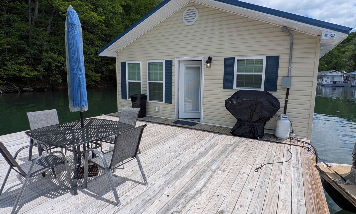 Big Creek House | Brand New Floating Home on Norris Lake : Sleeps 12 : Swim, Grill & Relax! #4