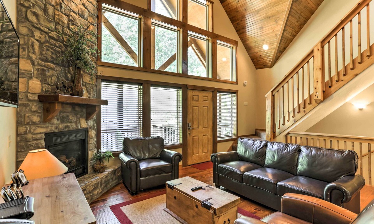 Indian Point Cottage | Branson Home w/Game Room, Near Silver Dollar City