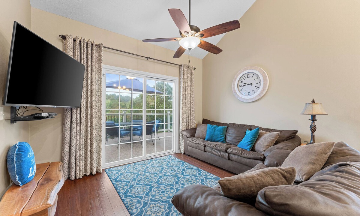 Indian Point Condo | Branson Penthouse Condo Near Silver Dollar City