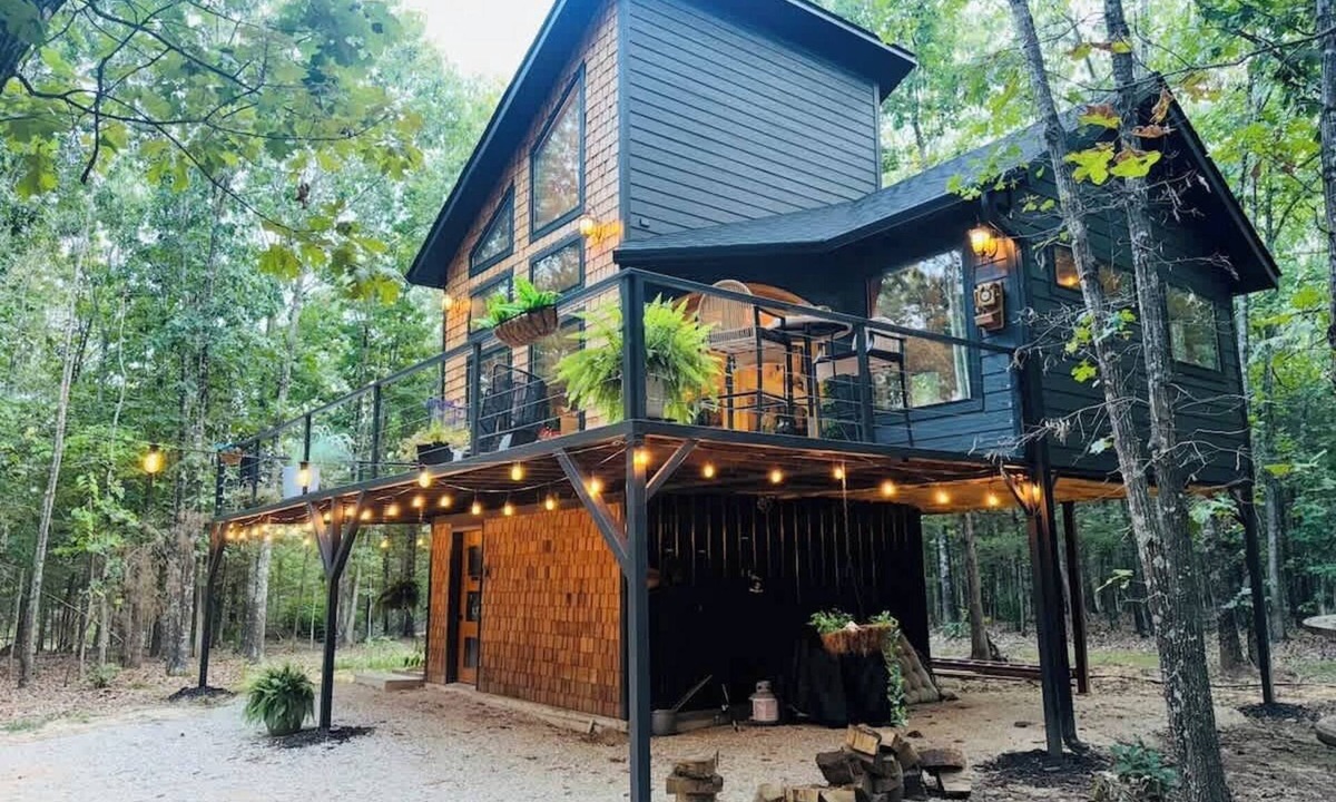 Lenox Cabin | *Bronze Gabel Cabin Treehouse