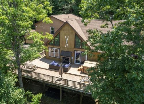 Mount Jackson Ski Chalet | Bryce MTN Views - Hot Tub - Theater - Games - Sleeps 14