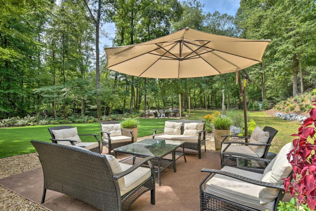 Columbus House | Butterfly Creek Columbus Estate on 3 Acres!