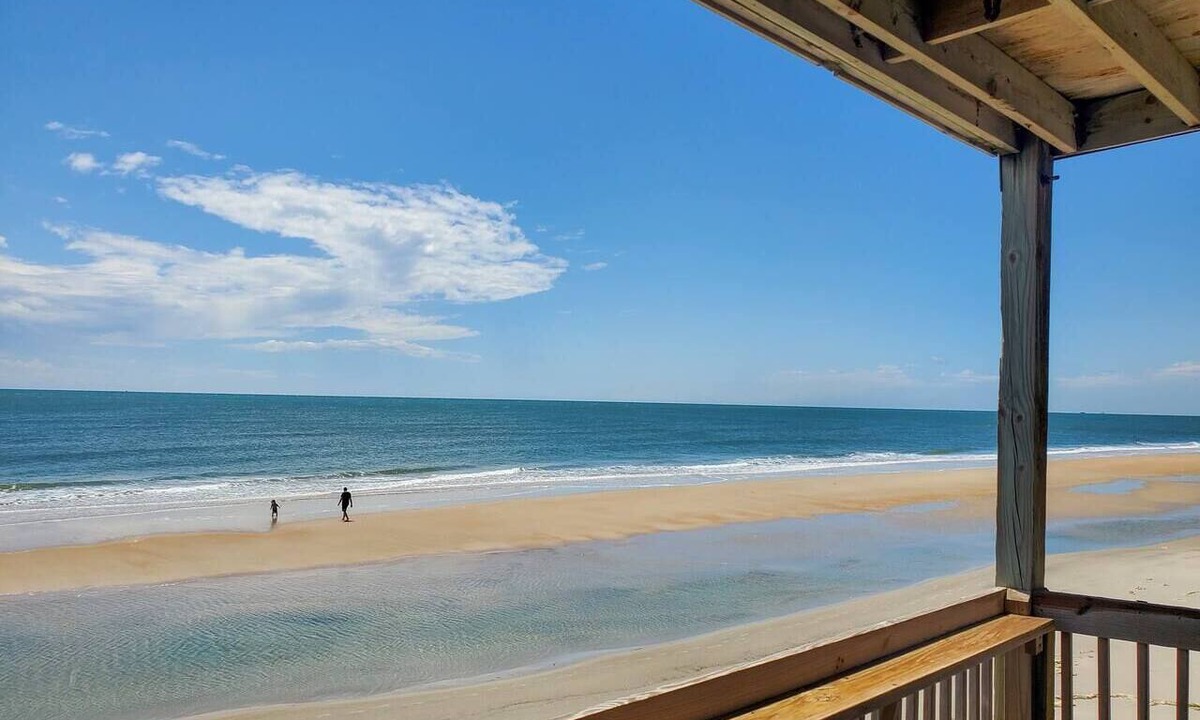 Sneads Ferry Condo | By The Sea: Gorgeous ocean views with balcony!