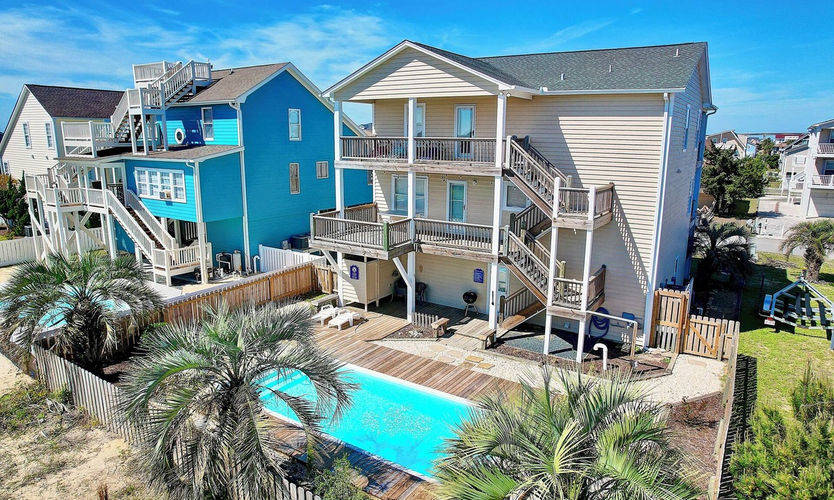 Holden Beach House | "C Mermaids" - Dune home, 4 bedrooms/3.5 bath