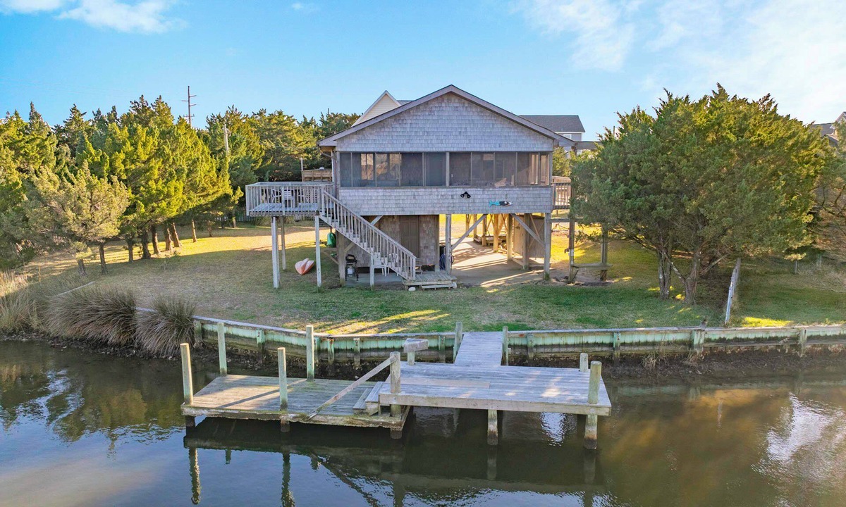 Avon House | Canalfront Dog Friendly Home w/Private Dock, Cmty Pool and Tennis/Pickleball