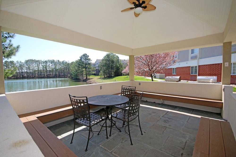 Central Newport News Hotel | Candlewood Suites Newport News-Yorktown, an IHG Hotel
