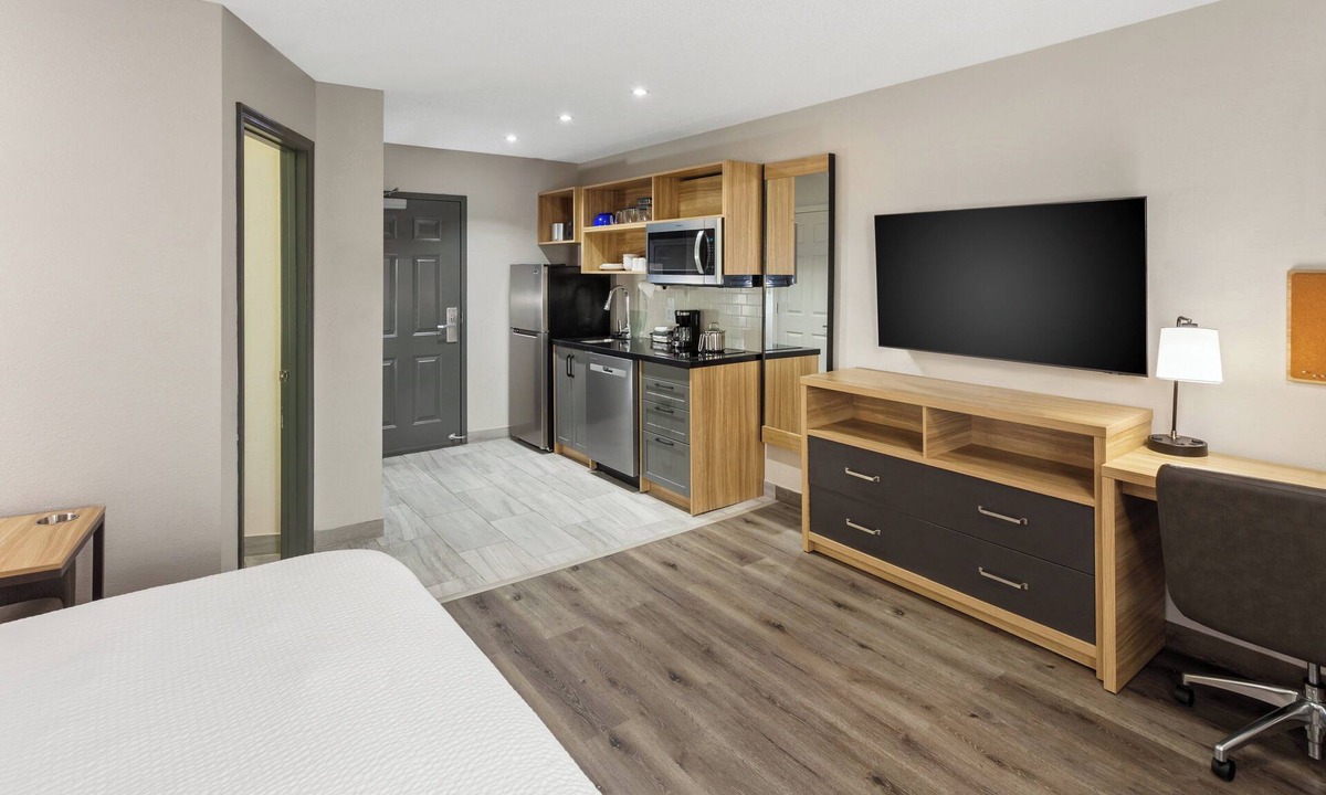 Harrisonburg Hotel | Candlewood Suites Harrisonburg by IHG