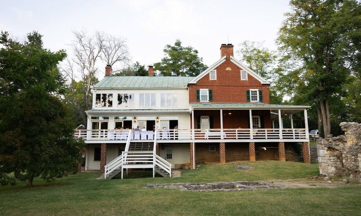 Luray House | Carriage Stone Farm and Horse Ranch
