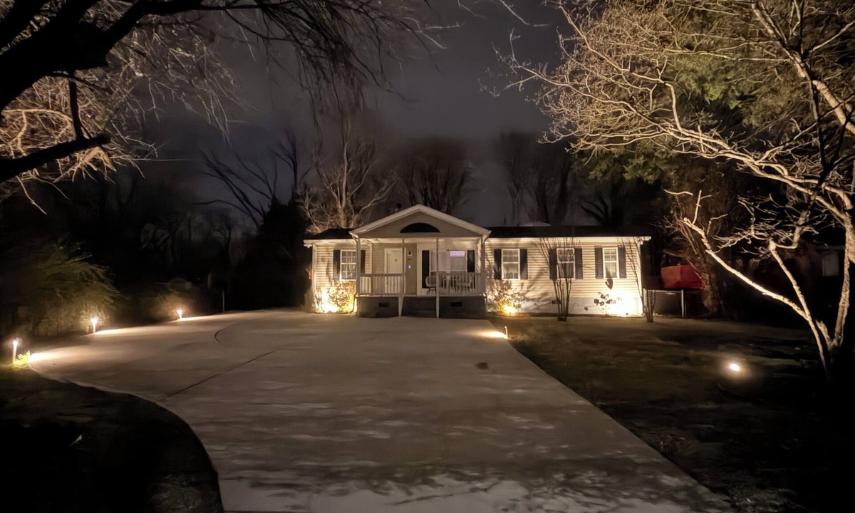 New Irving Park House | Central 2br/2bath full cozy house in safe neighborhood with parking
