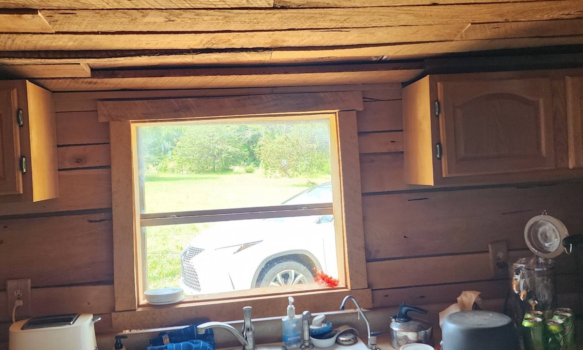 Harrison Cabin | Charming 2-bedroom cabin on 18 Acres with WiFi, AC in Compton. Hunting Perfect!