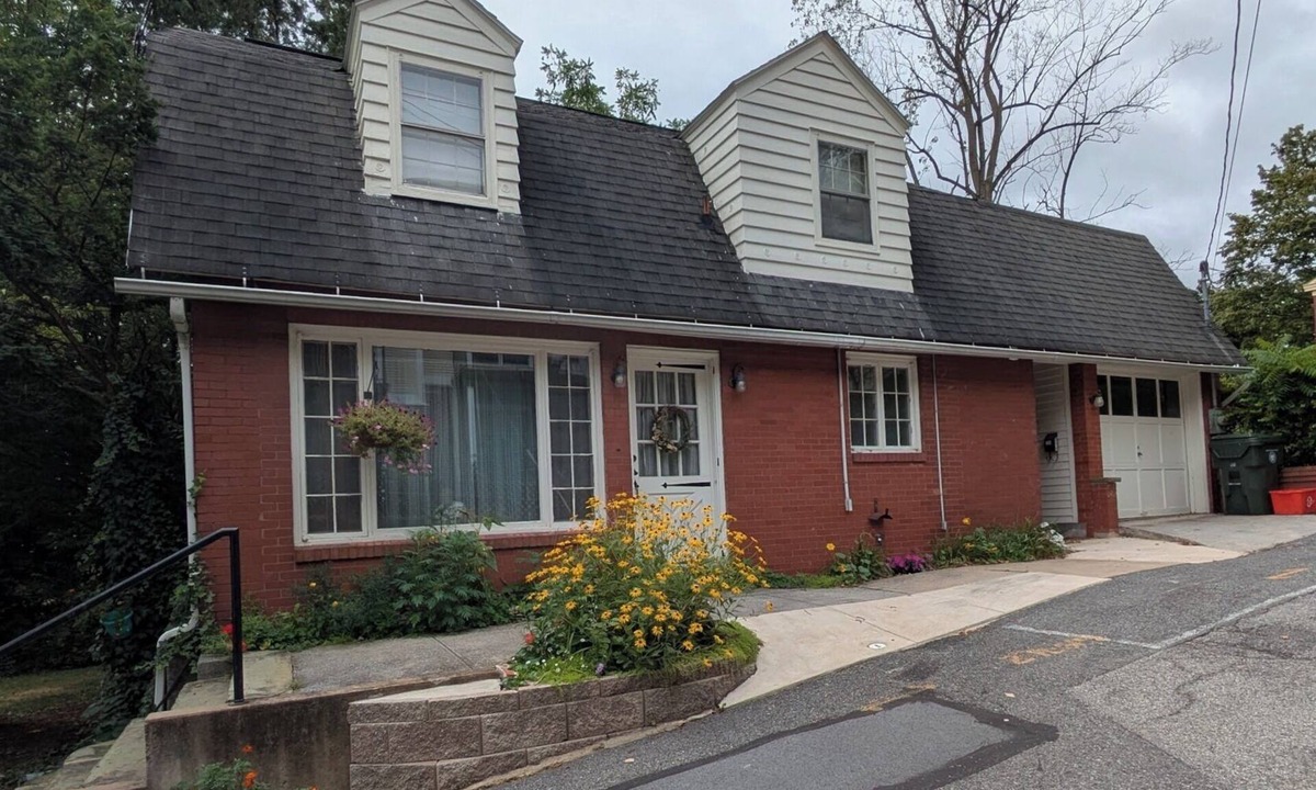 Bellefonte Apartment | Charming 2BR Private Home in Downtown Bellefonte Near Penn State & I-80