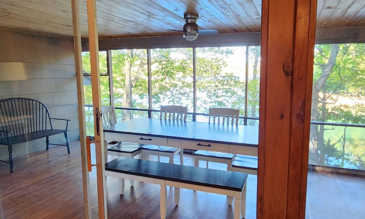 Andersonville House | Charming 3-bedroom house on Norris Lake in Andersonville with dock!