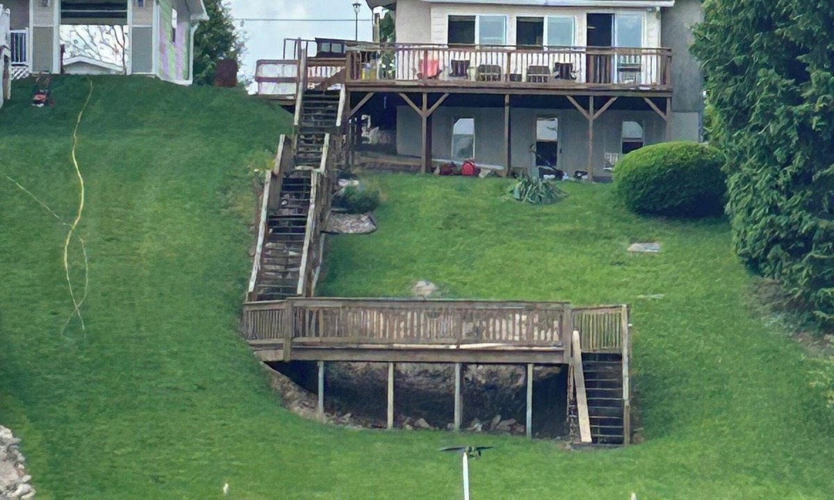 Columbia City House | Charming 3-bedroom lake house on Tri lakes 6 miles north of Columbia City.