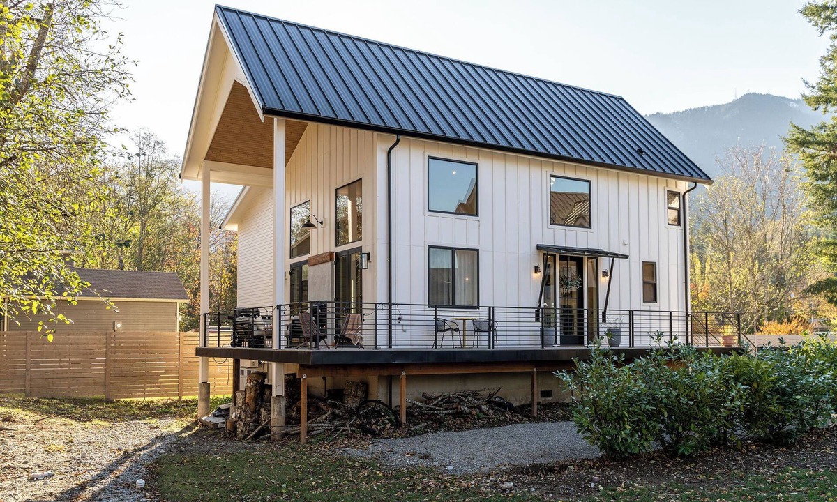 Tanner Cottage | Charming 3-bedroom cottage in North Bend between Mt Si and Rattlesnake Ridge
