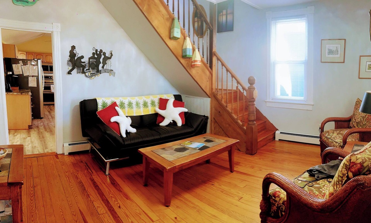 Colonial Beach Cottage | Charming 4-bedroom, 2-bath cottage, dog friendly, AC, WiFi, 1 block to beach