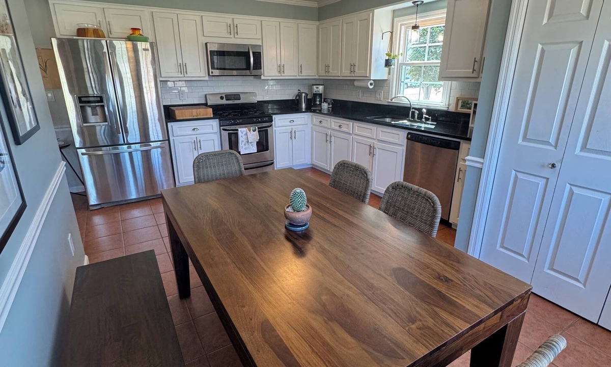 Martinez House | Charming, comfortable, and only 3 miles from the National!