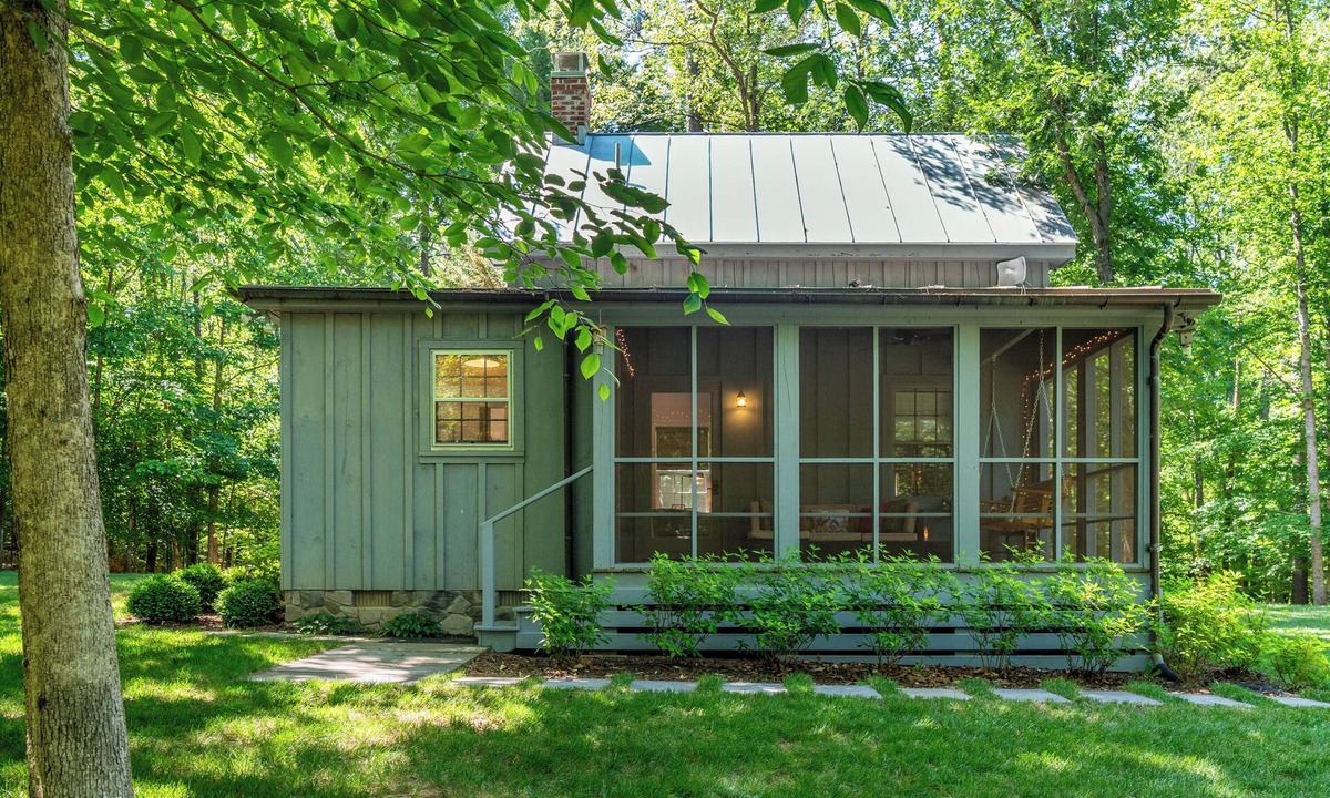 Rio Cottage | Charming, cozy cottage nestled in the wood. Charlottesville, Virginia