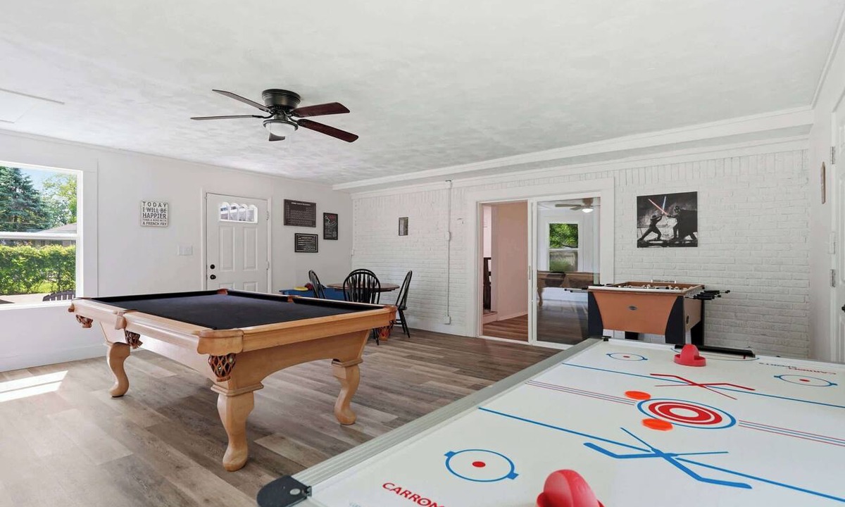Lawrence House | Charming Cozy Hideaway | Fireplace & Gameroom